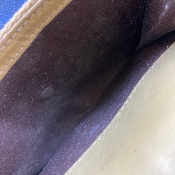 GUCCI WRISTLET.. VGC. NORMAL WEAR with piston lock - Picture 6 of 11